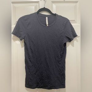 Aritzia t shirt